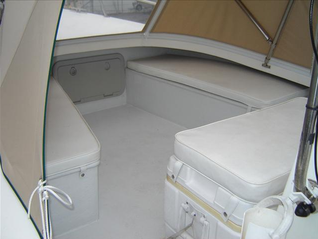 19 Foot Center Console